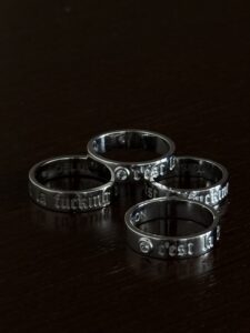 C'EST LA FUCKING VIE — каблучка зі срібла 925 DELUSION