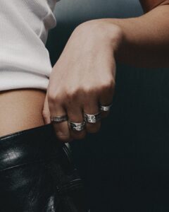 C'EST LA FUCKING VIE — каблучка зі срібла 925 DELUSION